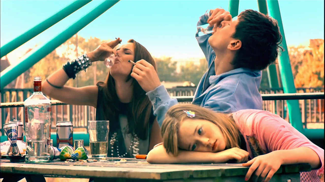 Skins 1080p İndir - görsel 2