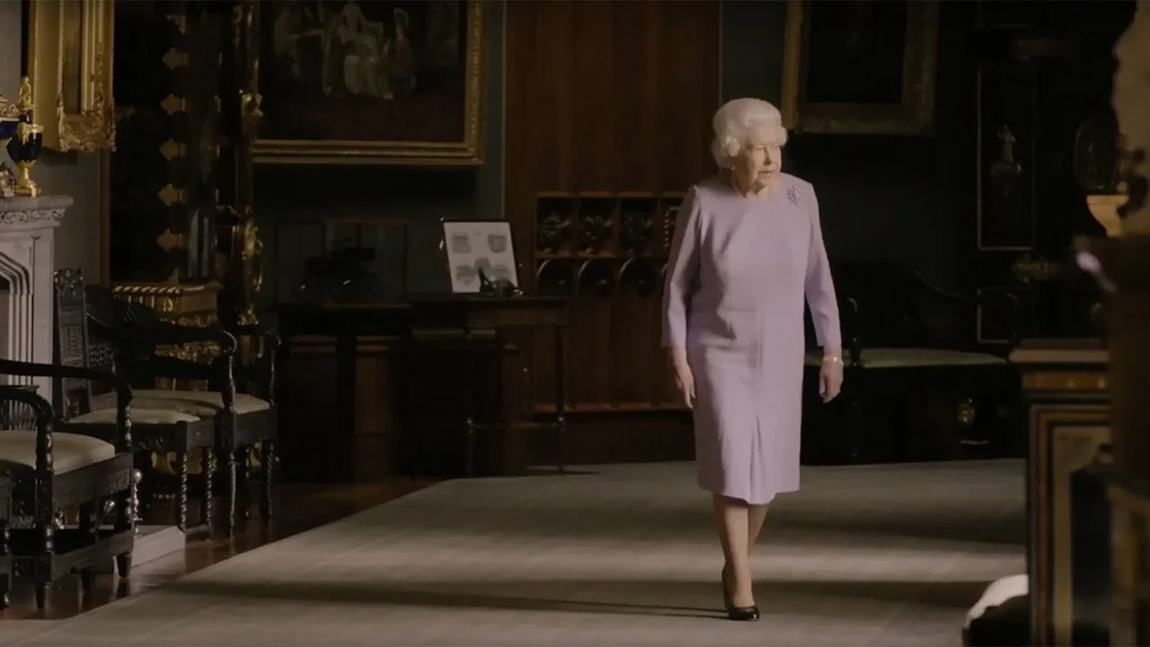 Elizabeth: A Portrait in Part(s) İndir - görsel 6