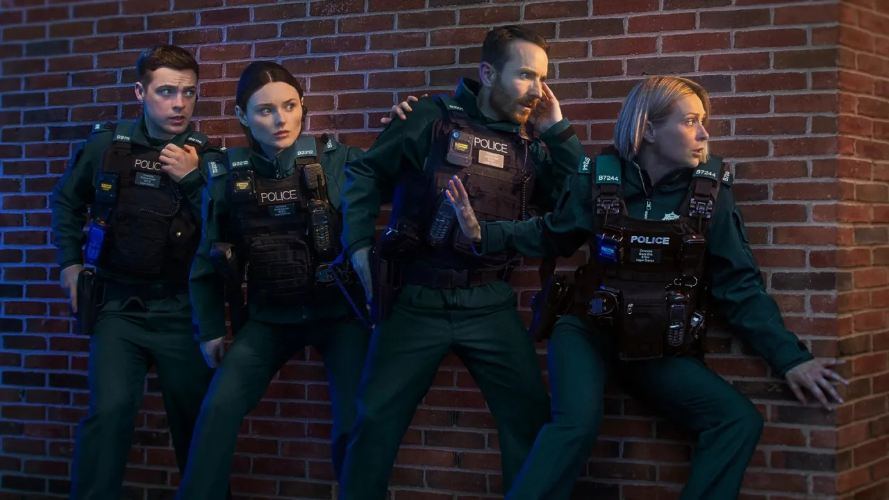 Blue Lights 1080p Dual İndir - görsel 5