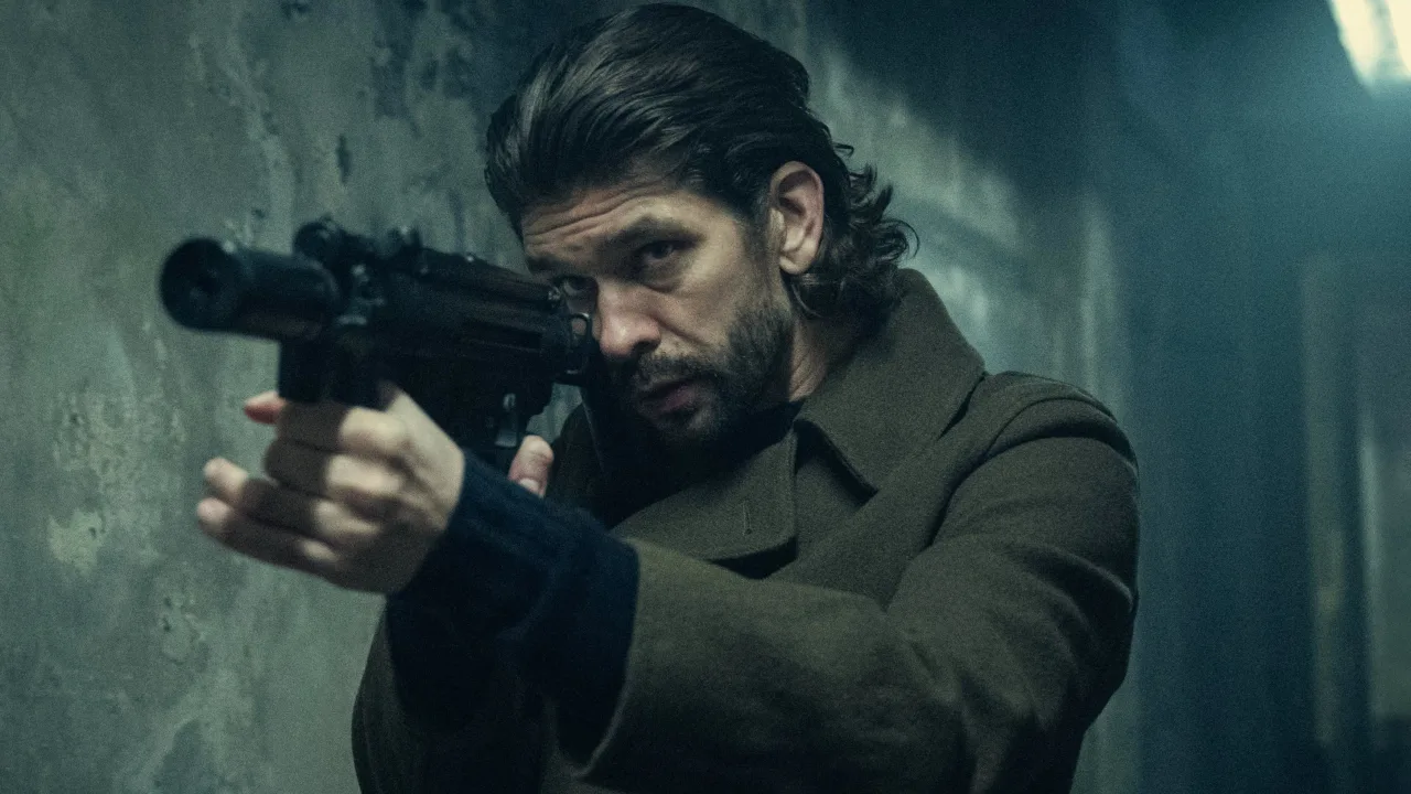 Black Doves 1080p İndir - görsel 3