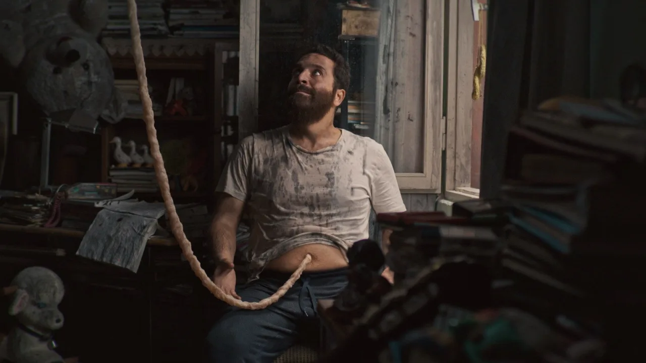 Kuvvetli Bir Alkış 1080p İndir - görsel 4