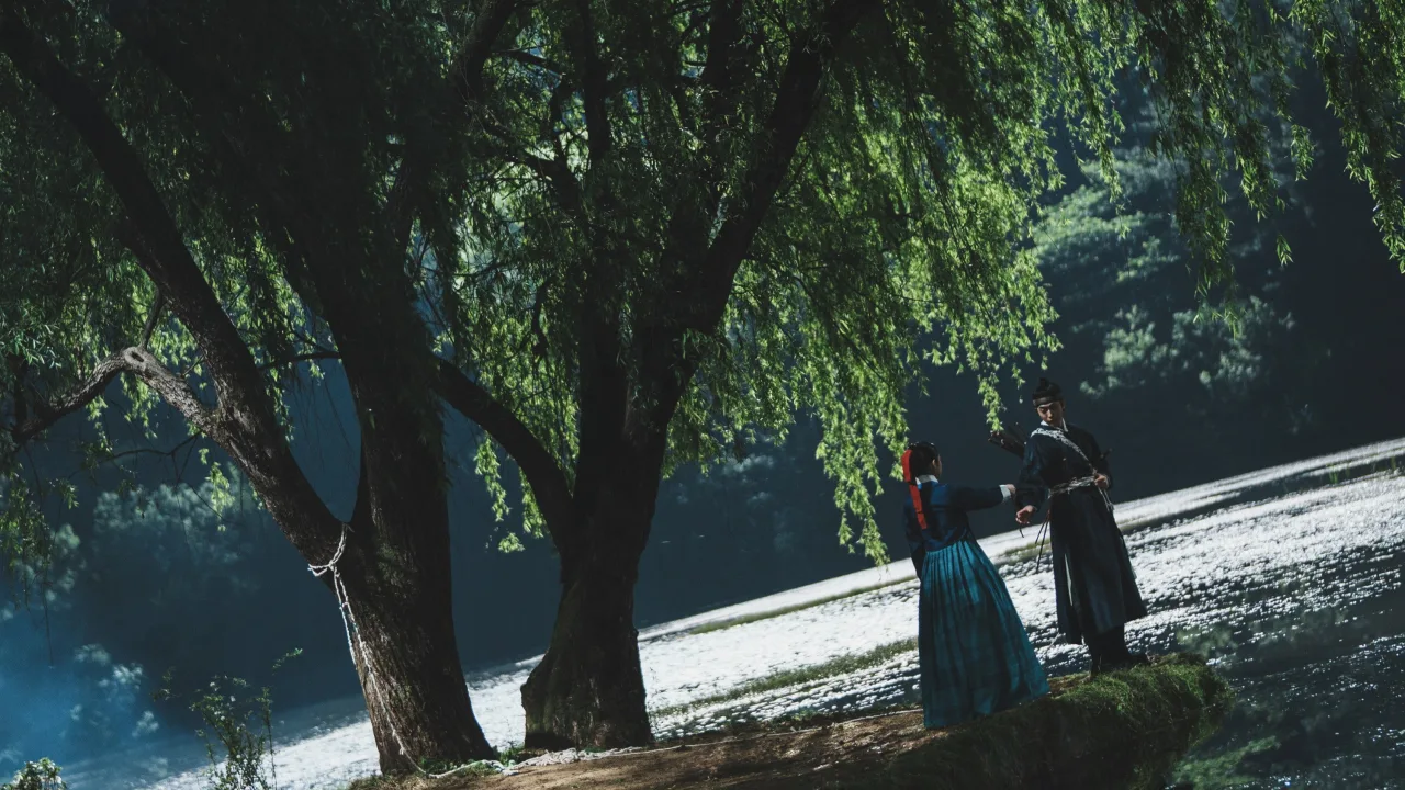 The East Palace 1080p Dual İndir - görsel 4