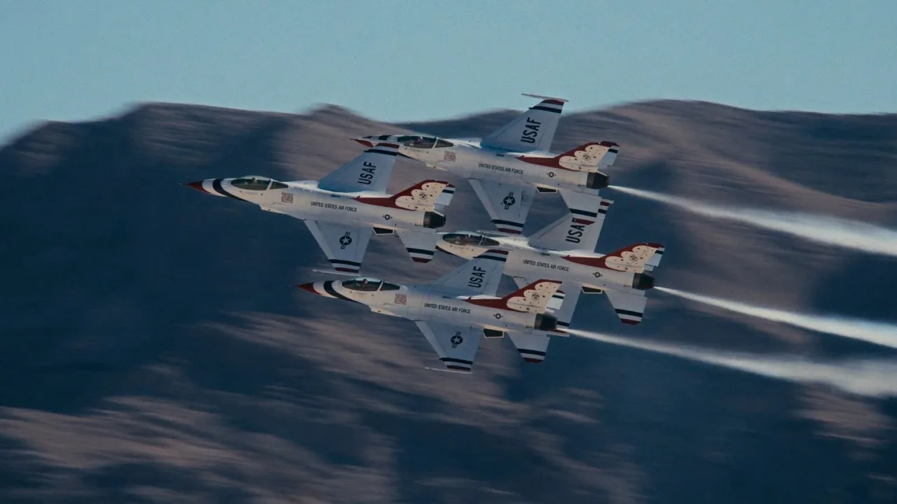 Havacılığın Sınırlarını Zorlayanlar: Thunderbirds İndir - görsel 1