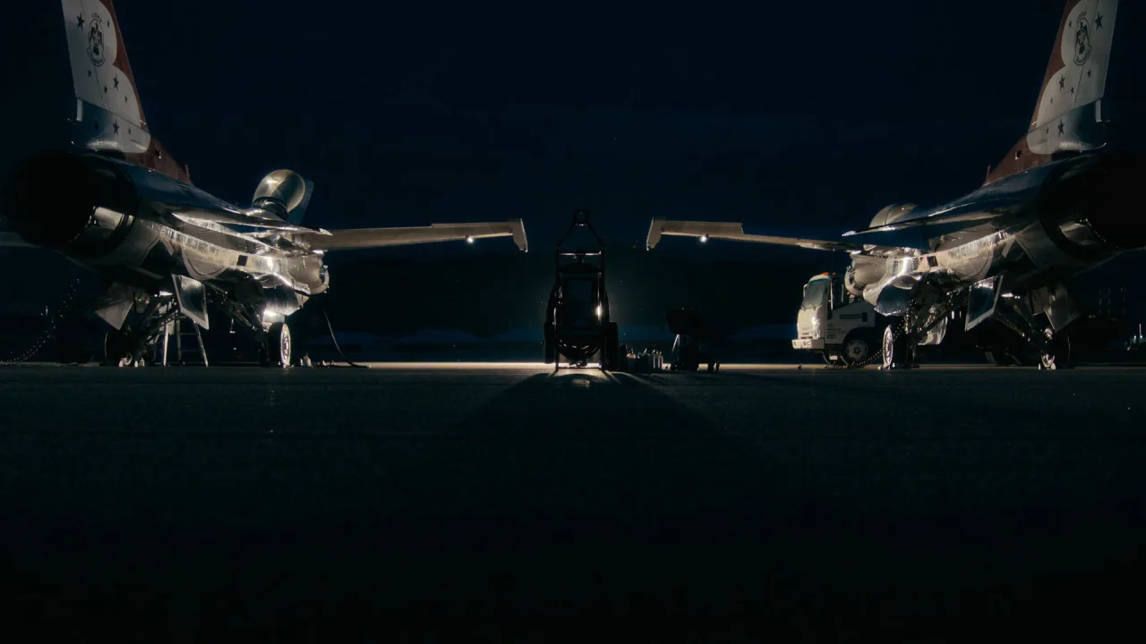 Havacılığın Sınırlarını Zorlayanlar: Thunderbirds İndir - görsel 3