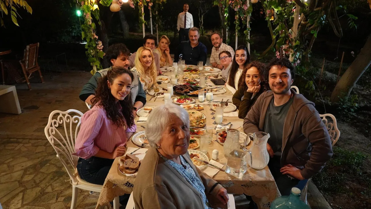 Aile Saadeti 1080p İndir - görsel 3
