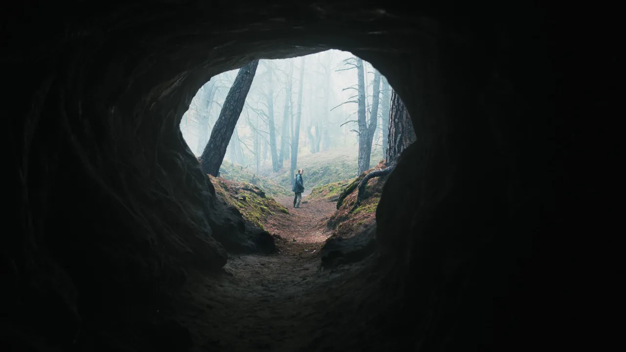Dark 4K İndir - görsel 1
