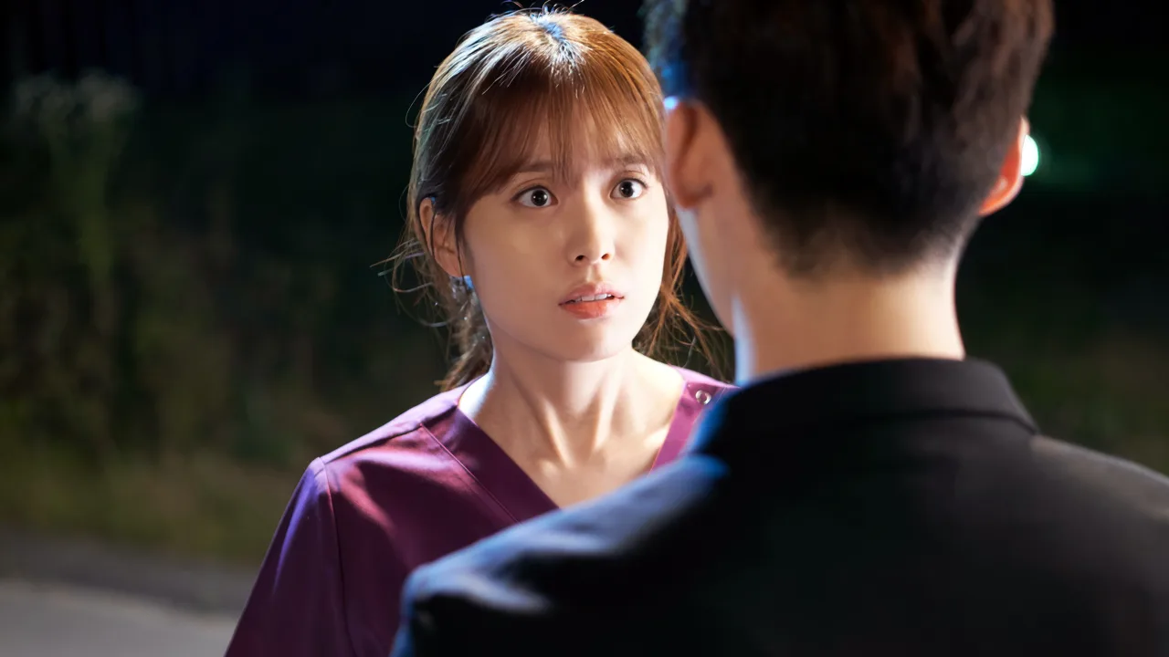W: Two Worlds Apart İndir - görsel 9