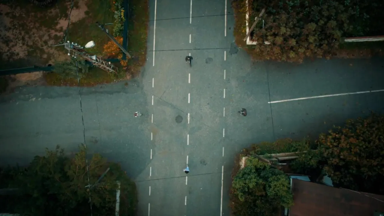 Çarpışma 1080p İndir - görsel 3