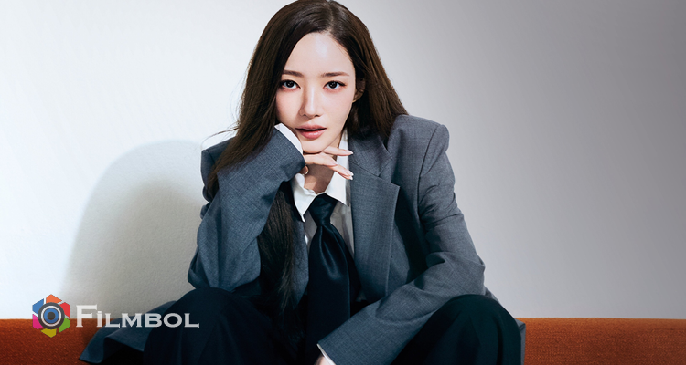 Özgüven Kraliçesi İndir